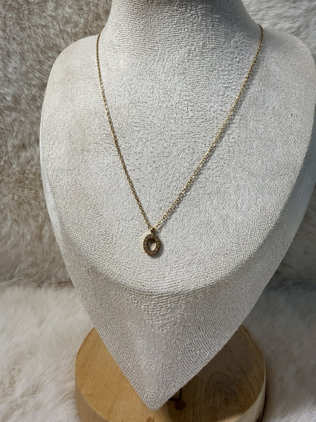 Collier initiale O