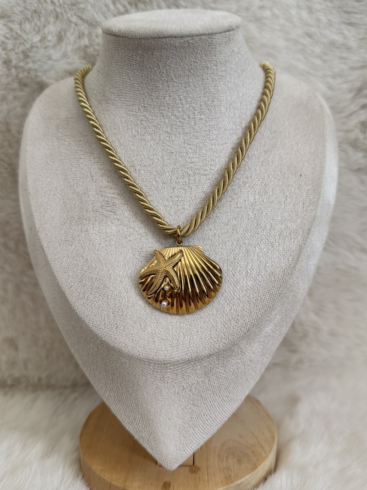Collier coquillage