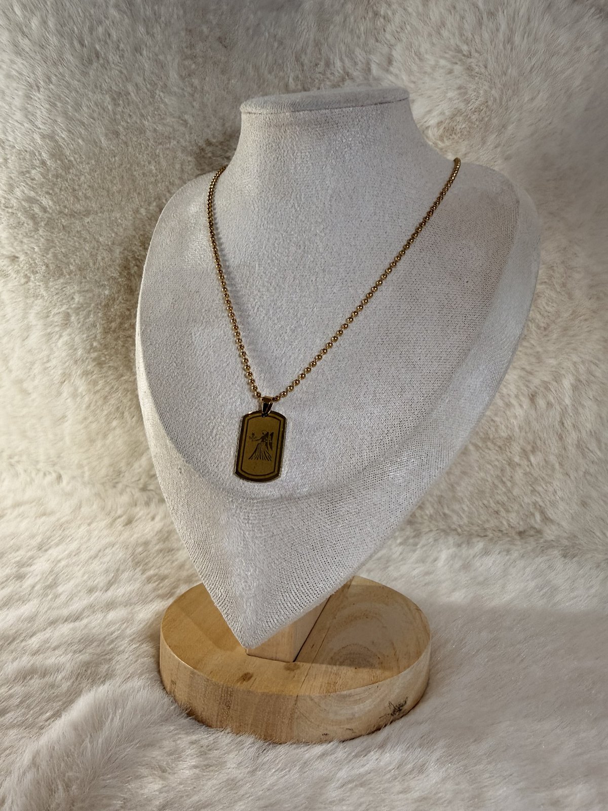 Collier signe Vierge 