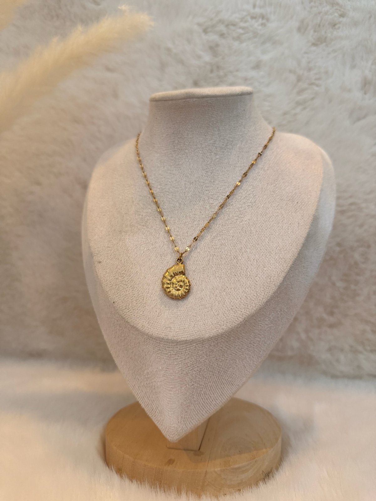 Collier pendentif coquillage