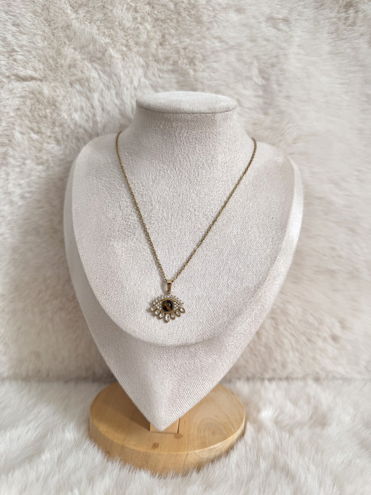 Collier pendentif œil 